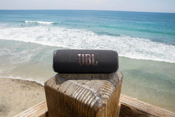 JBL Flip 6 - Portable Bluetooth Speaker, powerful sound and deep bass, IPX7 waterproof, 12 hours of playtime, JBL PartyBoost for multiple speaker pairing for home, outdoor and travel (Blue) - Image 4